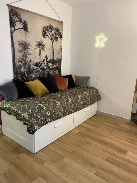 Studio indépdt centre ville 300m du lac d’Annecy Apartment in Menthon-Saint-Bernard