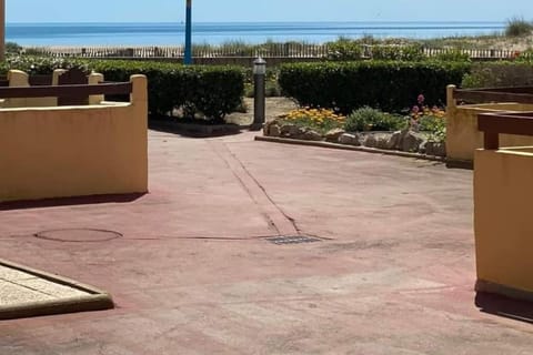 Garden, Sea view
