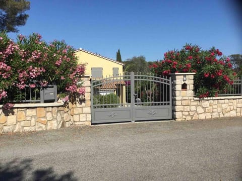 Haut de Villa VERDUREVE location de vacances House in Saint-Raphael