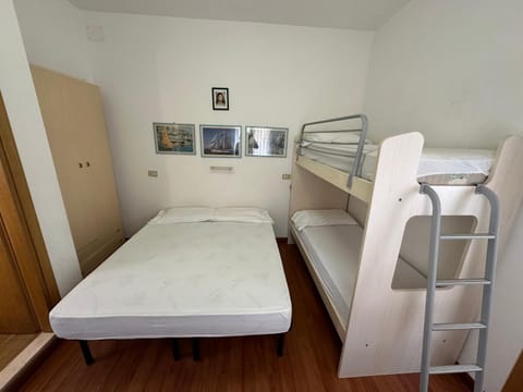 Photo of the whole room, Bedroom, bunk bed