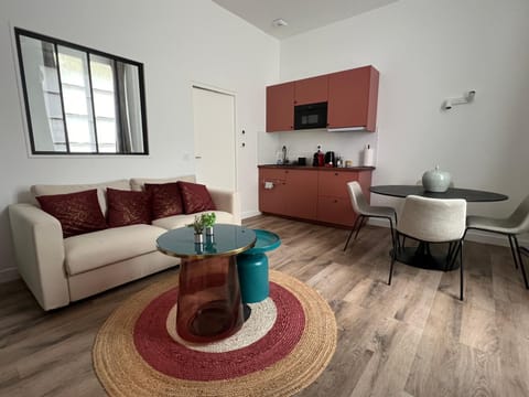 Kitchen or kitchenette, Living room, Dining area