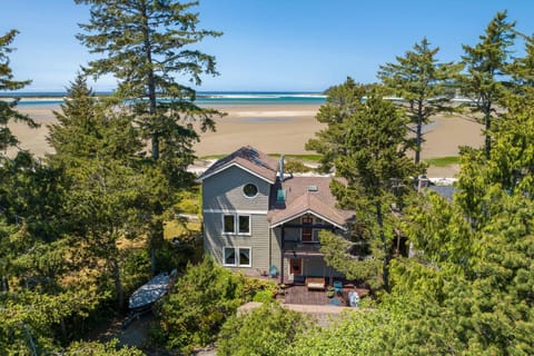 Siletz Bay Beach House House in Lincoln Beach