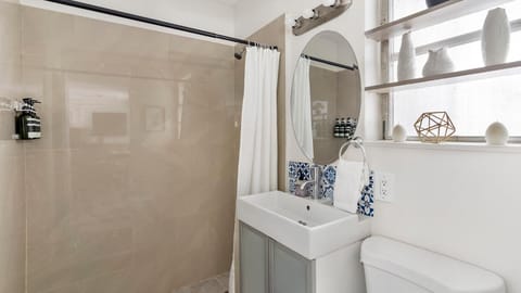 Brickell Pearl Cozy House Beach 10 min Location House in Brickell