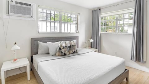 Brickell Pearl Cozy House Beach 10 min Location House in Brickell