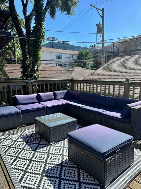 NEW! Spacious Art Deco Modern 5 BD/3BA Condo Apartment in Chicago