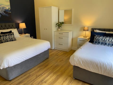 Bed, Photo of the whole room, Bedroom, wardrobe