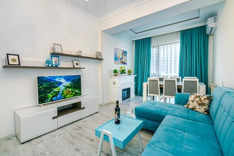 Communal lounge/ TV room, TV and multimedia, Living room, Seating area