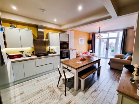 39 St Marys Walk House in Scarborough