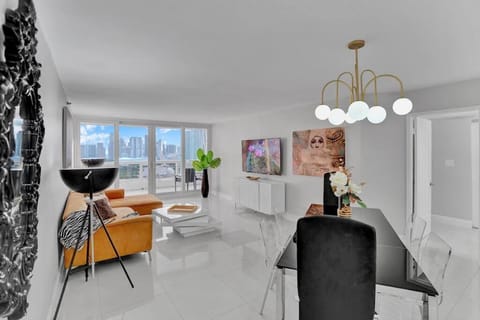 TV and multimedia, Balcony/Terrace, Living room, Dining area