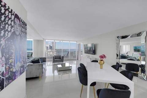 TV and multimedia, Balcony/Terrace, Living room, Dining area, Sea view