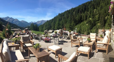 Garden, Balcony/Terrace, Mountain view