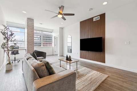 Stylish Downtown High-Rise - 2BD Apartment in Baton Rouge