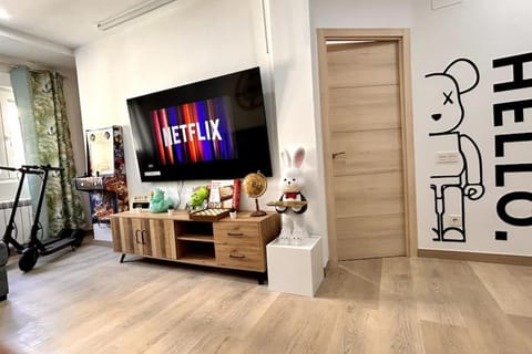 Communal lounge/ TV room, TV and multimedia, Evening entertainment