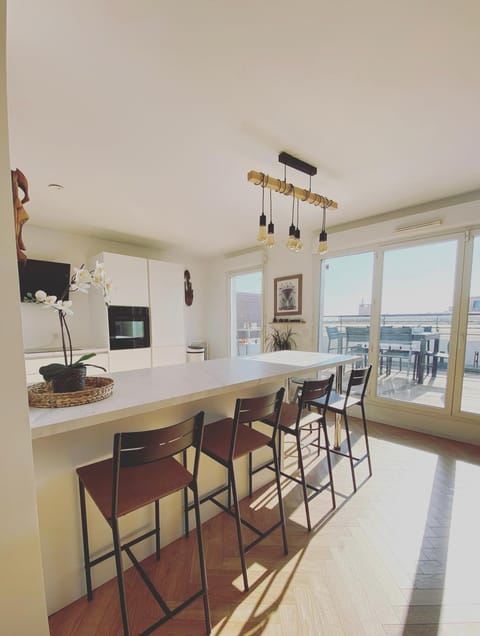 Lounge or bar