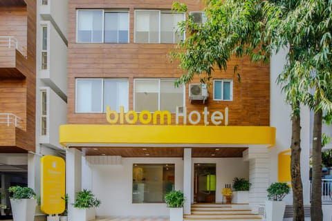Property building, Facade/entrance, Street view
