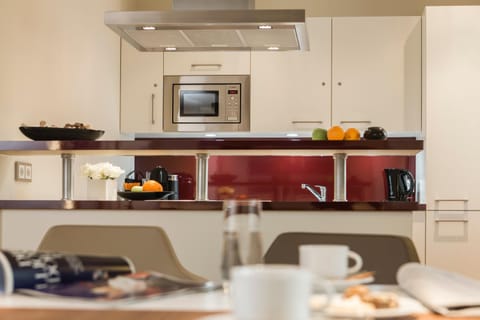 Kitchen or kitchenette, minibar, pet friendly, stove