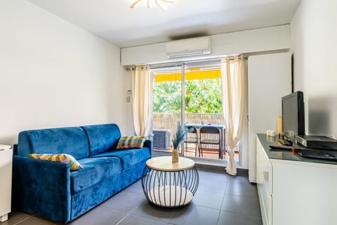 TV and multimedia, Living room, air conditioner