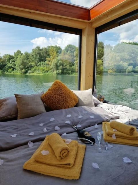 Natural landscape, Living room, Bedroom, Lake view