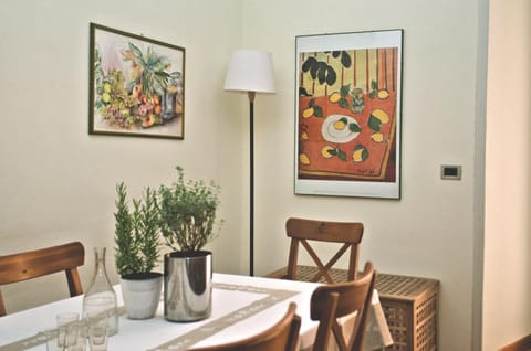 Restaurant/places to eat, Dining area