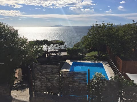Shower, Patio, Patio, BBQ facilities, Garden, Garden, Balcony/Terrace, Decorative detail, Seating area, On site, Garden view, Landmark view, Mountain view, Pool view, Pool view, Sea view, Sea view, Swimming pool, Swimming pool, Sunset