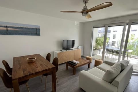 TV and multimedia, Living room, fireplace