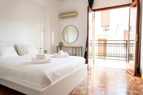 Bedroom, air conditioner