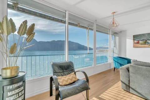 Les Pieds dans l'Eau Apartment in Tresserve