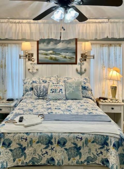 Bed, Decorative detail, Decorative detail, Bedroom, air conditioner