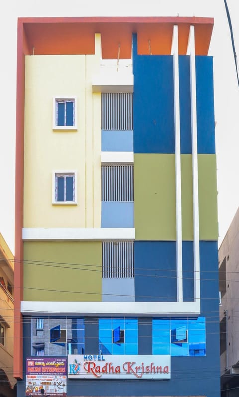 Property building, Day