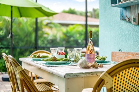 Dining area, Food, Lunch