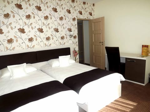 Living room, Photo of the whole room, Bedroom