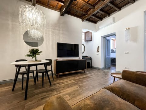 TV and multimedia, Living room, Dining area