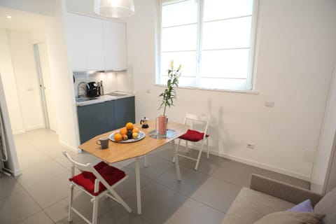 Dining area, kitchen