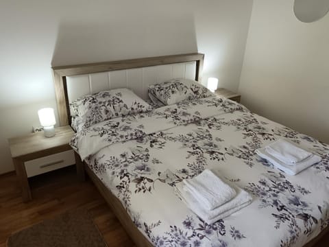 Alacaster apartment with PRIVATE PARKING Apartment in Novi Sad