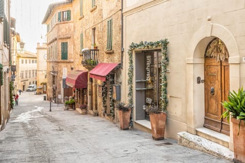 Stefania Townhouse Apartment in Montepulciano