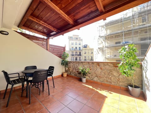 View (from property/room), Balcony/Terrace, Dining area