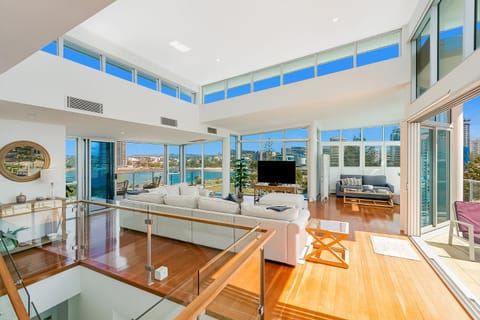 Living room, Seating area, Evening entertainment