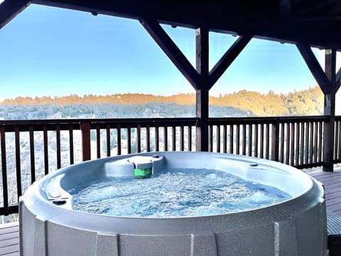 Hot Tub, Mountain view