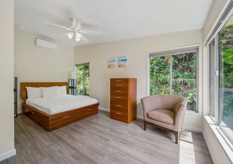 Bed, Photo of the whole room, Seating area, Bedroom, Garden view, air conditioner