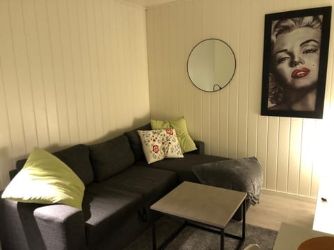 Trivelig liten leilighet, sentralt på Kvaløysletta Apartment in Tromso