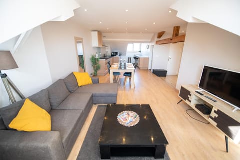 TV and multimedia, Living room, Dining area