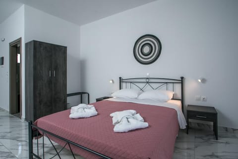 Bed, Photo of the whole room, Bedroom, towels, wardrobe