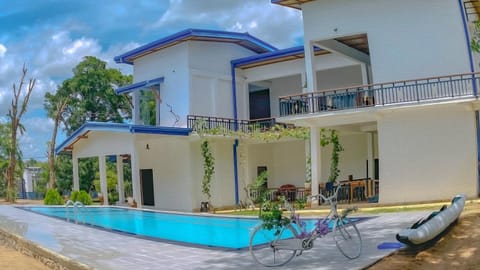 Property building, Patio, Day, Garden, View (from property/room), Balcony/Terrace, Garden view, Pool view, Swimming pool, Swimming pool, sunbed