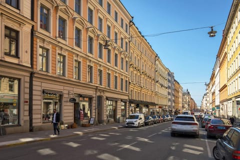 Day, People, Neighbourhood, City view, Street view, Location, group of guests