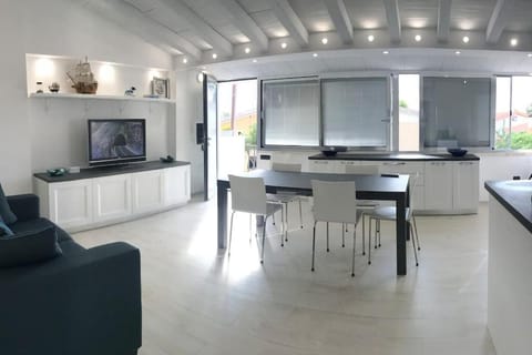 Cagliari Poetto the sea a few steps from the beach House in Cagliari