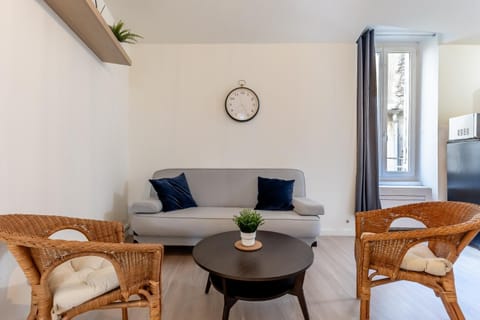 Living room, air conditioner