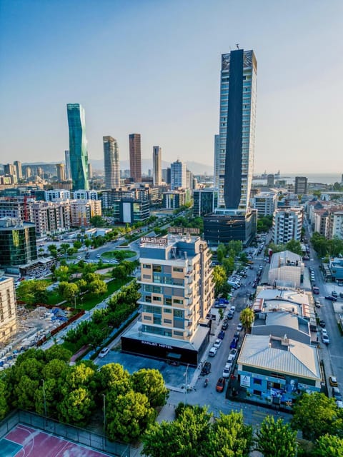 Property building, Bird's eye view, City view, Location