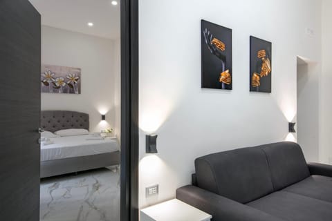 Photo of the whole room, Decorative detail, Bedroom