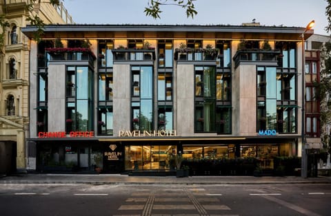 Property building, Day