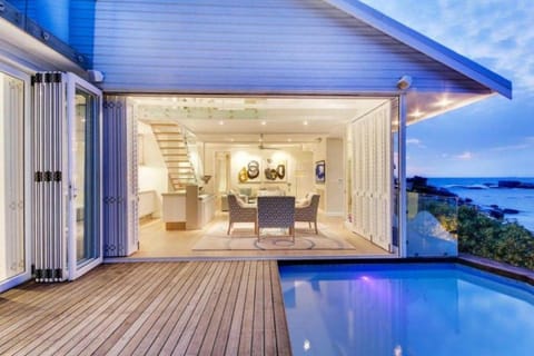Clifton 4th Beach Villa 6 Sleeper Chalet in Camps Bay